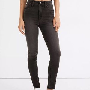 New Black skinny jeans, size 31